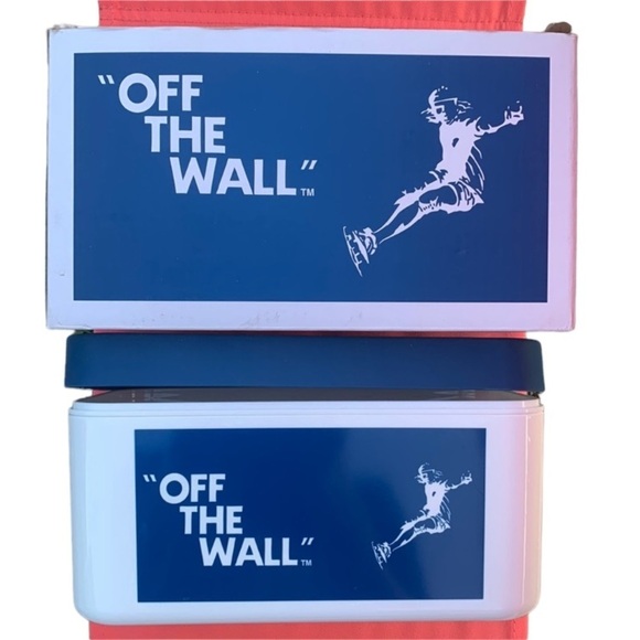 2020 Limited Edition VANS OFF THE WALL Sneakers Ice Cube Maker Tray - Picture 1 of 6